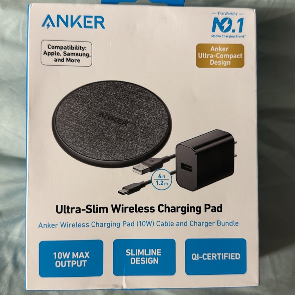 Anker 1OW Wireless Charging Pad with 4” Cable and 18W Wall Charger- Black
